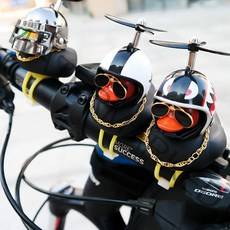 귀여운 프로펠러 헬멧 led 블랙 러버덕 꾸미기 오리 전조등 씽씽카 자전거 퀵보드 오토바이 스쿠터 바이크, wc614 돼지