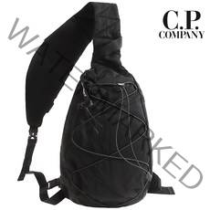 CP컴퍼니 크로스백 바디백 10CMAC089A-005269G 999 NYLON B 싱글 스트랩 LENS 룩색